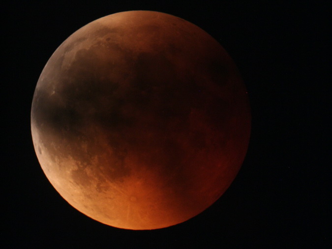 Eclipse de Lune, le 15.06.2011